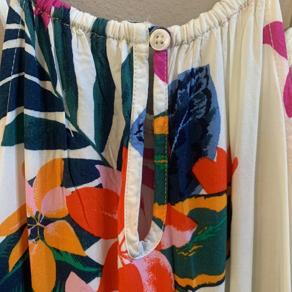 Girls Old Navy Floral Sleeveless Romper - Picture 6 of 7